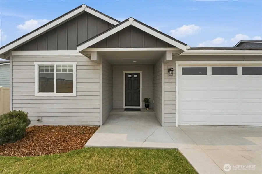 148 S Nevada Avenue, East Wenatchee, WA 98802 - #2