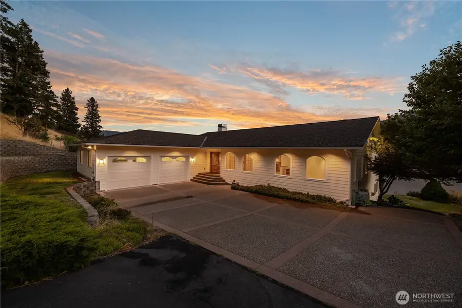 3035 Lakeshore Road, Manson, WA 98831 - #3
