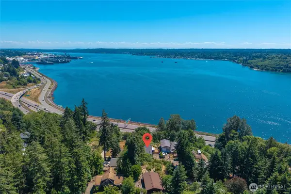 1898 Vista Lane W, Bremerton, WA 98312