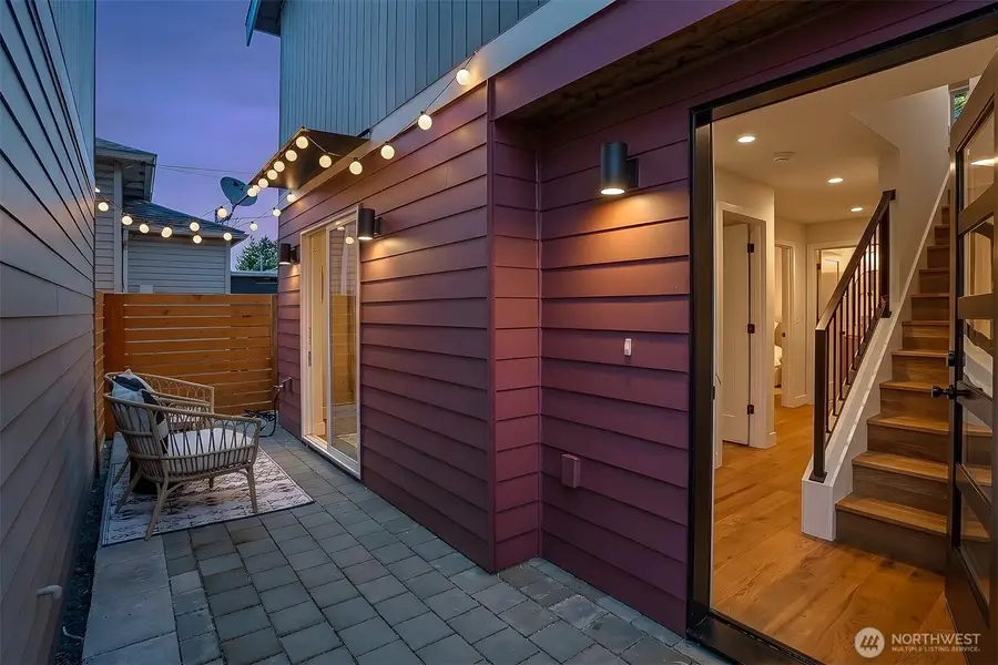 2412 Queen Anne Avenue N, Seattle, WA 98119 - #2
