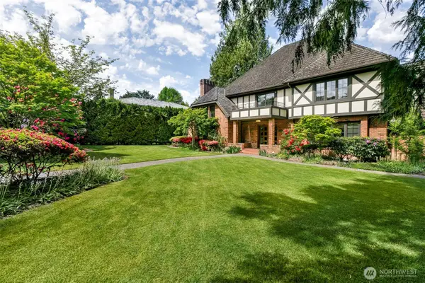 6573 Windermere Road, Seattle, WA 98105