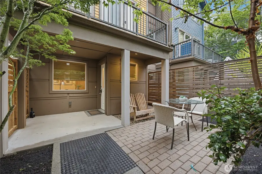 7411 4th Avenue Ne #A, Seattle, WA 98115 - #3