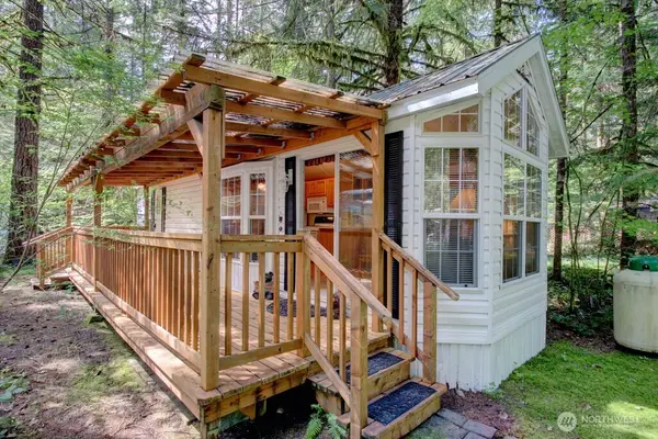 134 Drial Loop, Deming, WA 98244