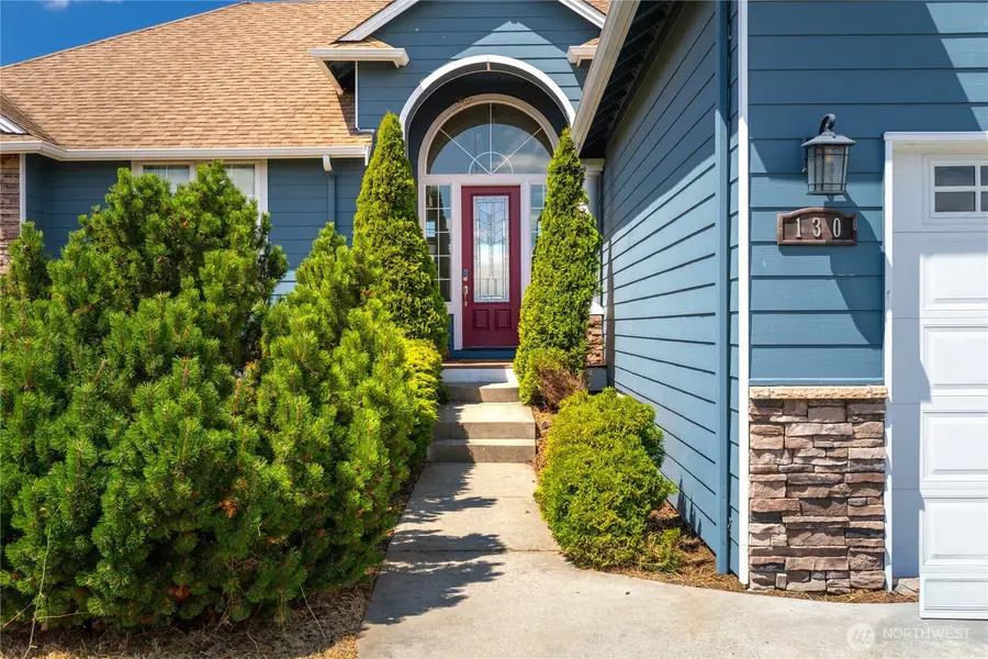130 W Crescent Harbor Road, Oak Harbor, WA 98277 - #2