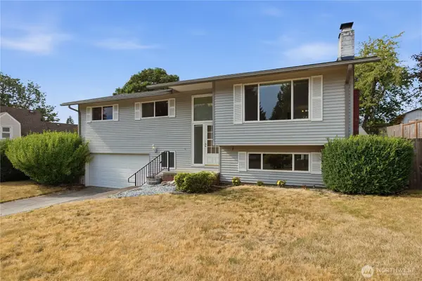 10074 SE 213th Place, Kent, WA 98031