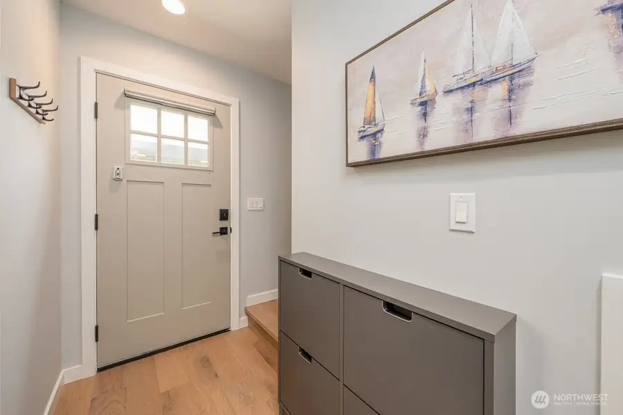 3015 61st Avenue Sw #B, Seattle, WA 98116 - #2
