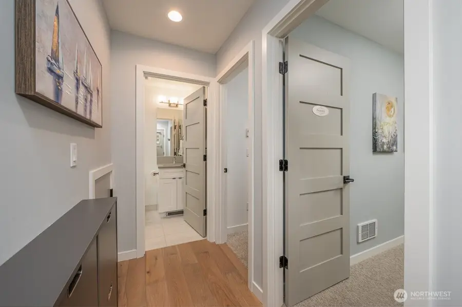 3015 61st Avenue Sw #B, Seattle, WA 98116 - #3