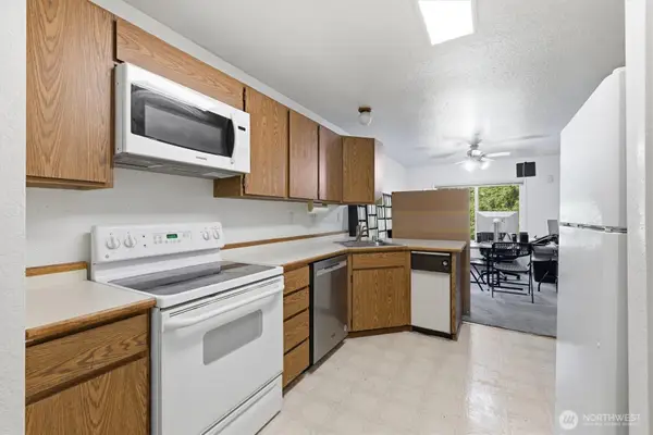 4200 Factoria Boulevard Se #B-2, Bellevue, WA 98006
