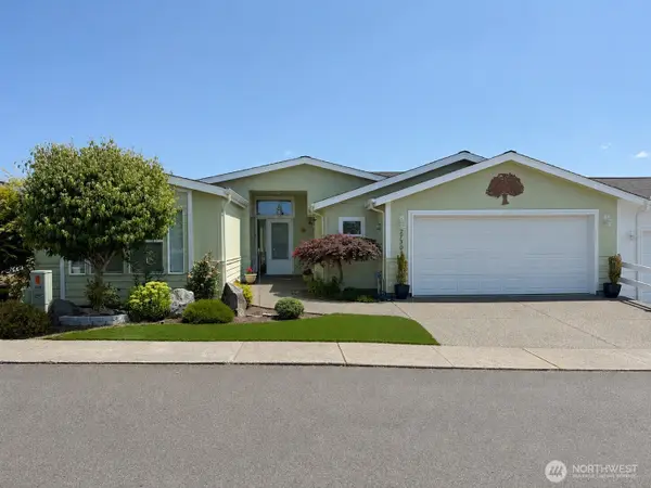 27302 217th Place Se #116, Maple Valley, WA 98038