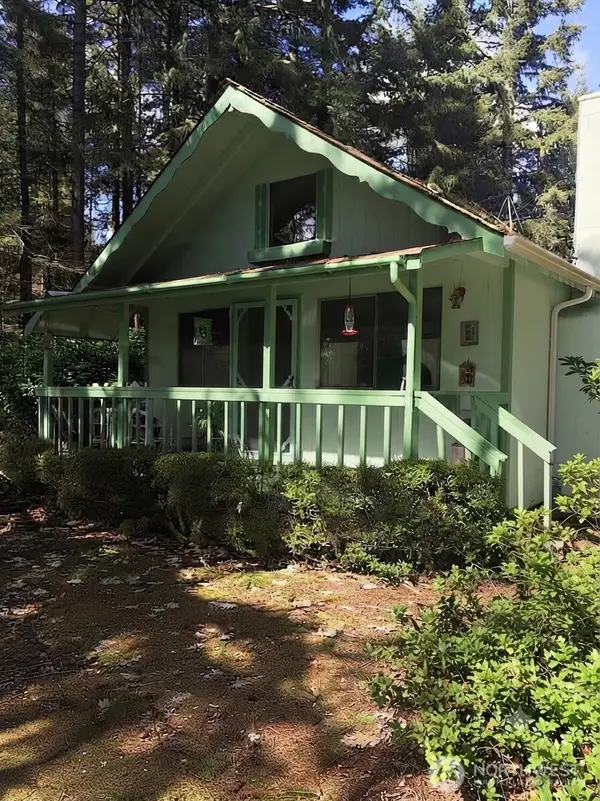 71 E Leisure Lane, Grapeview, WA 98546