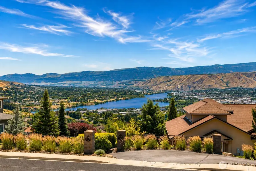 101 Mountain Brook Lane E, Wenatchee, WA 98801 - #2