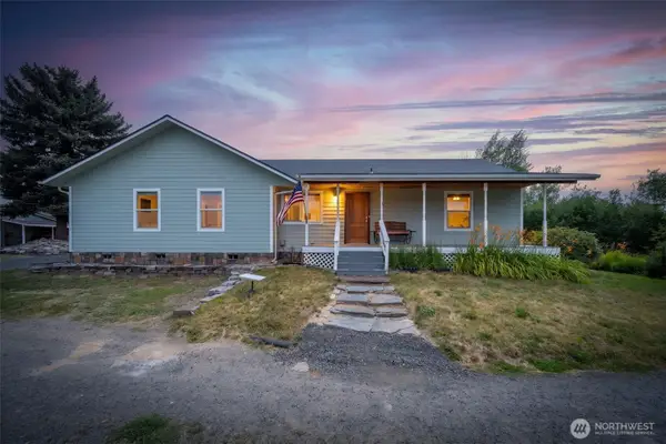 8511 E Hamilton Road, Chattaroy, WA 99003