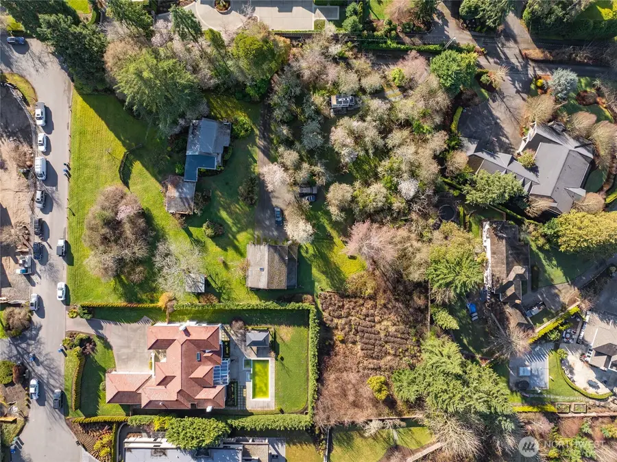 9406 NE 32nd Street, Clyde Hill, WA 98004 - #2