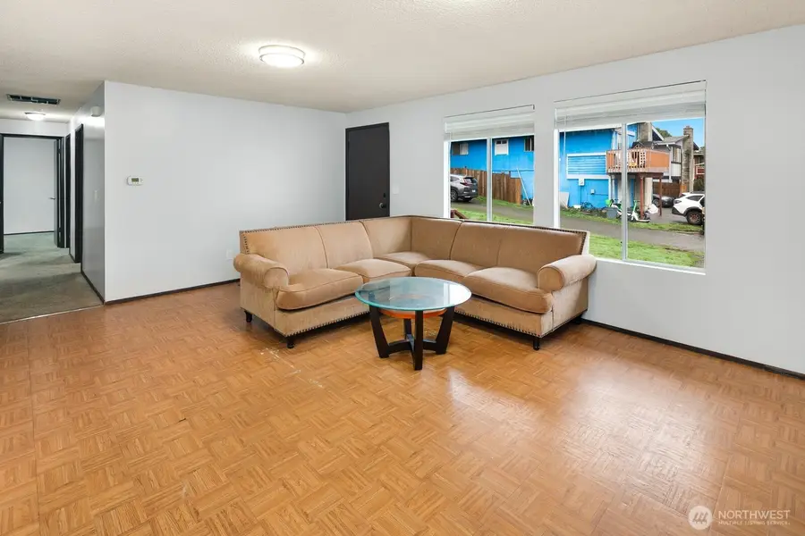 7537 44th Avenue S, Seattle, WA 98118 - #3