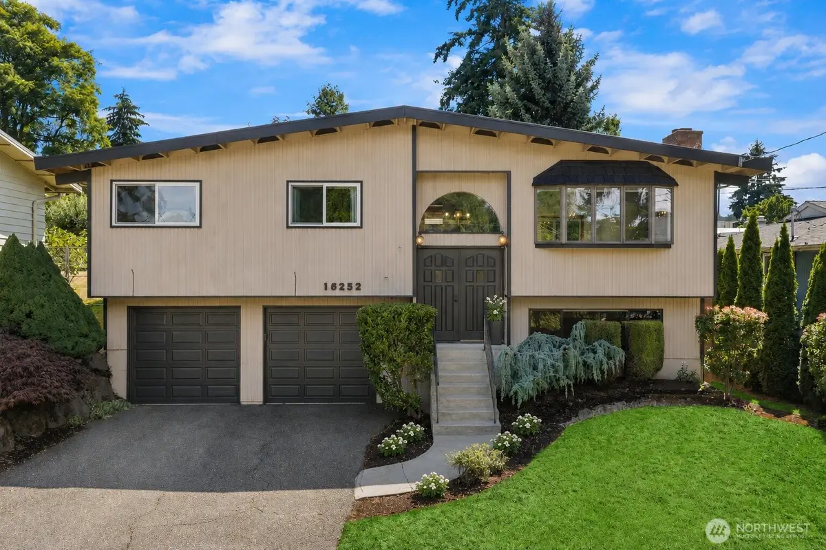 16252 13th Avenue Sw, Burien, WA 98166 - #1