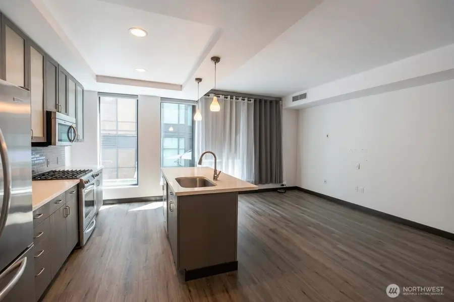 2716 Elliott Ave #405, Seattle, WA 98121 - #3