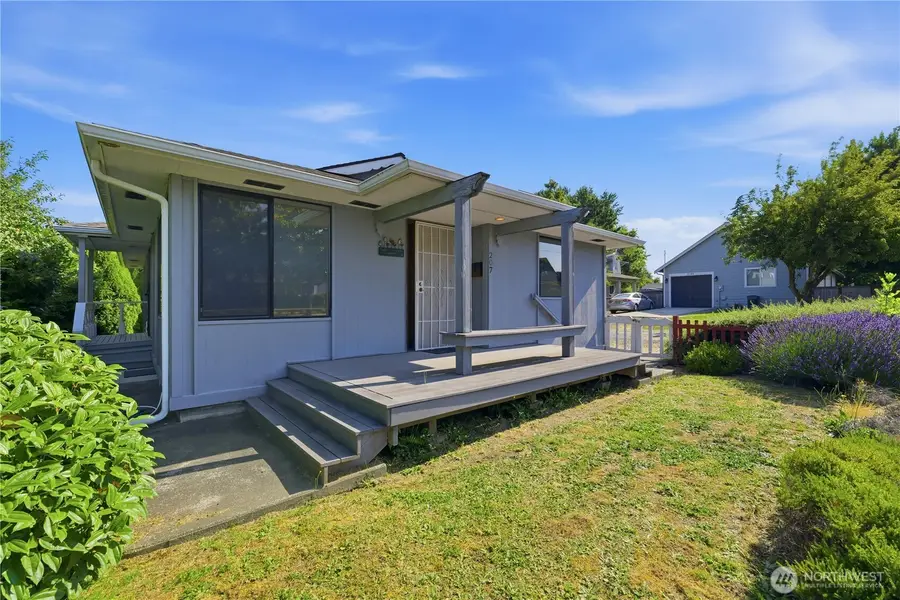 207 E 84th Street, Tacoma, WA 98445 - #2