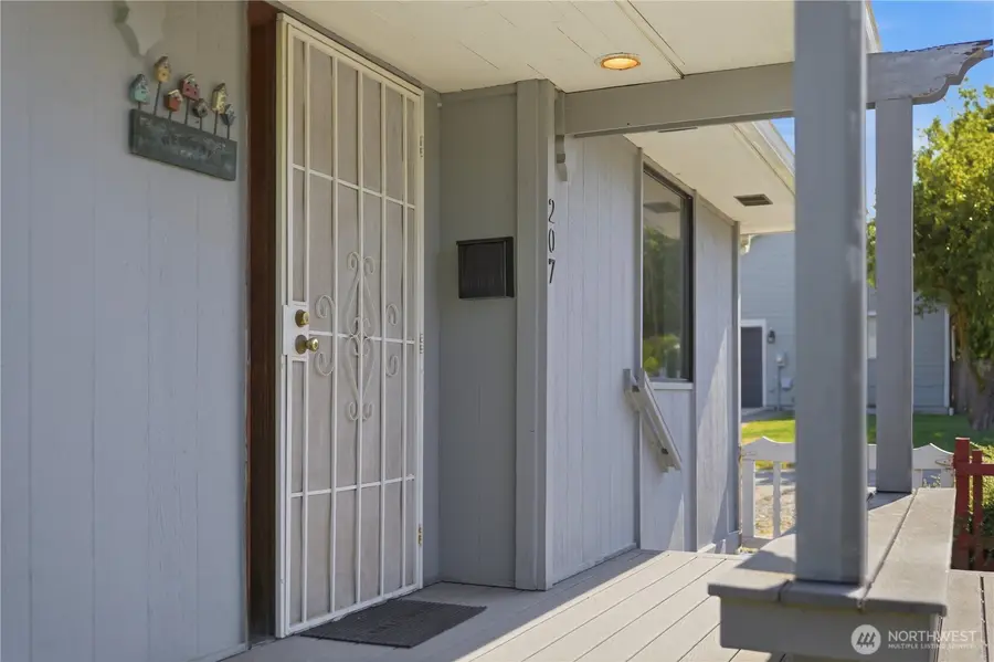 207 E 84th Street, Tacoma, WA 98445 - #3