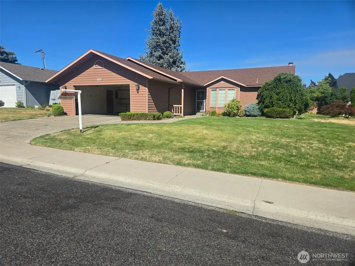 605 Park Place, Yakima, WA 98908 - #1