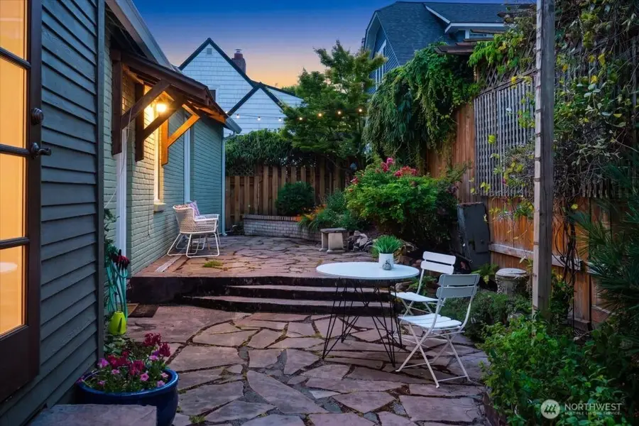 2459 24th Avenue E, Seattle, WA 98112 - #2