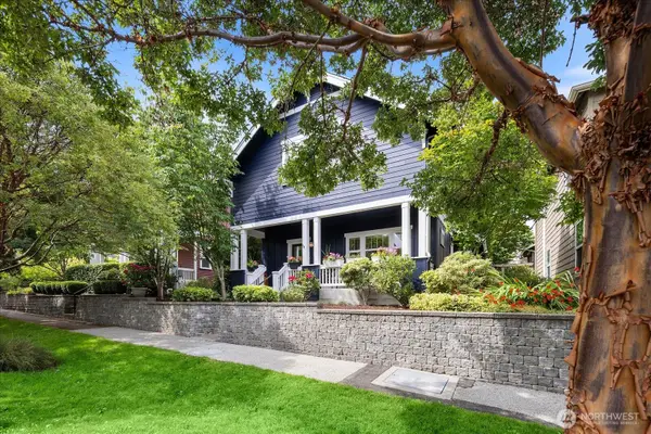 5925 31st Avenue Sw, Seattle, WA 98126