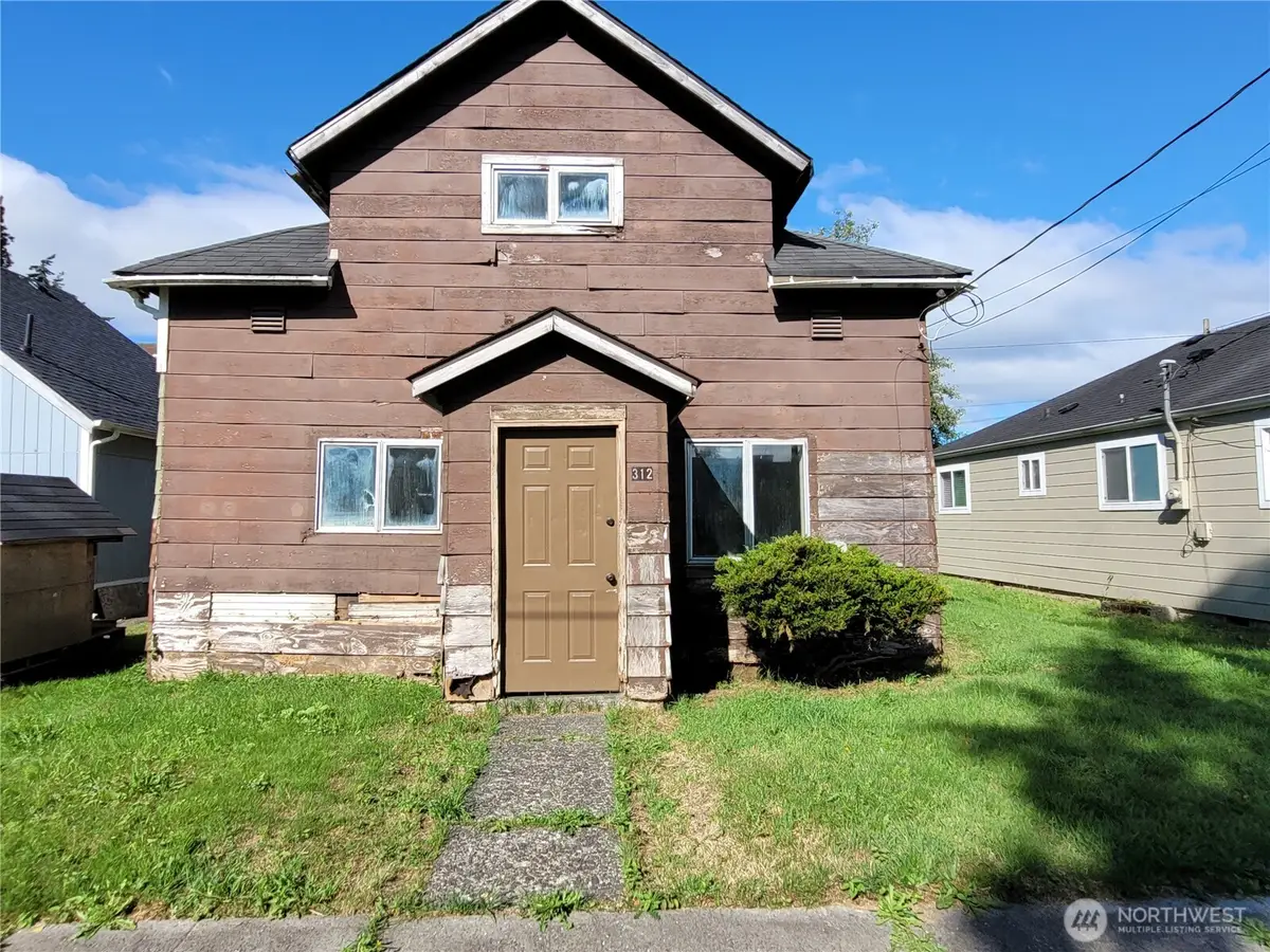 312 E Street, Aberdeen, WA 98520 - #1