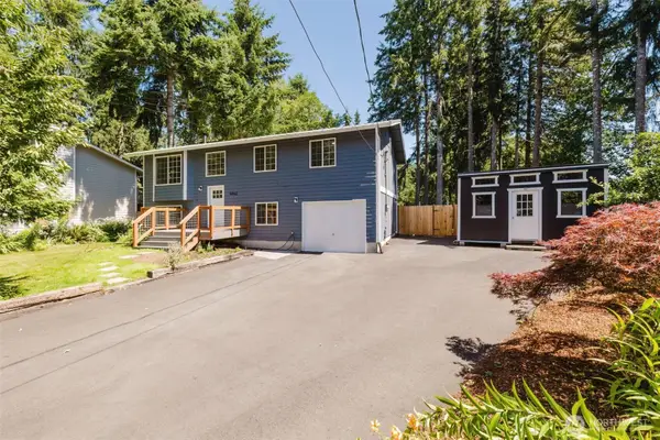 4042 Chinook Place Nw, Bremerton, WA 98312