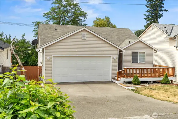 13716 21st Avenue E, Tacoma, WA 98445