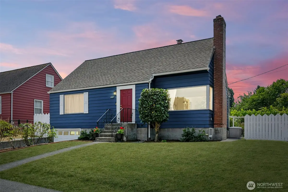 1217 S Charlestown Street, Seattle, WA 98108 - #1