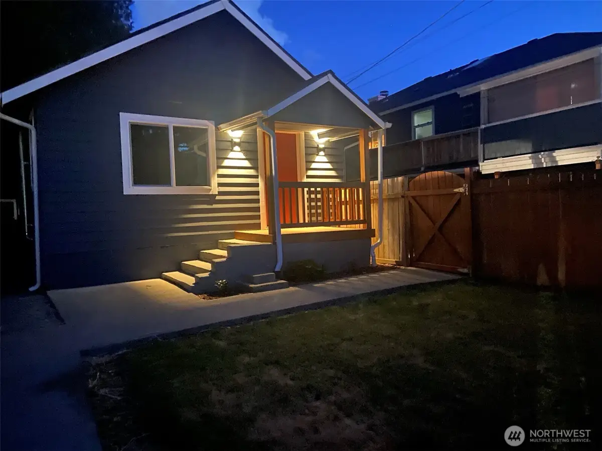 323 SW 108th Street, Seattle, WA 98146 - #1