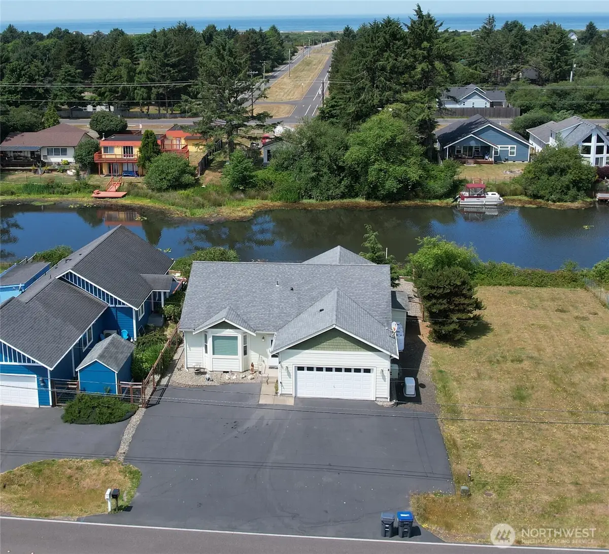 393 Canal Drive Ne, Ocean Shores, WA 98569 - #1