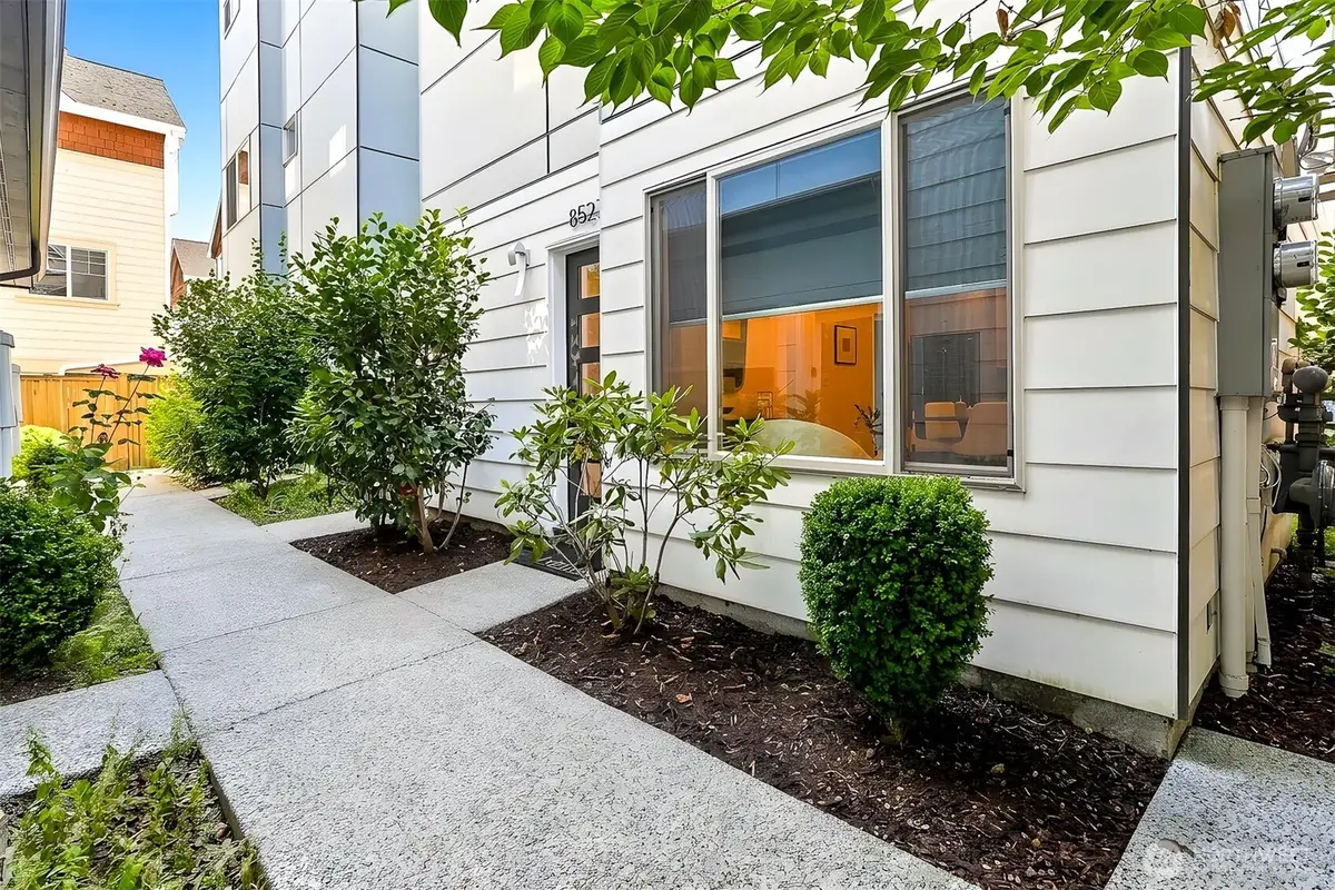 8527 Interlake Avenue N, Seattle, WA 98103 - #1