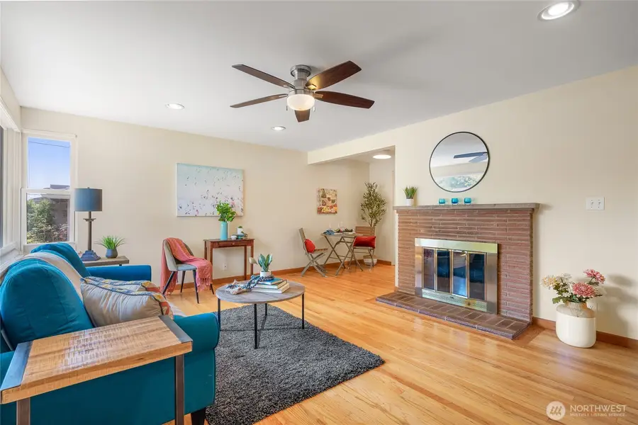 7025 25th Avenue Ne, Seattle, WA 98115 - #2