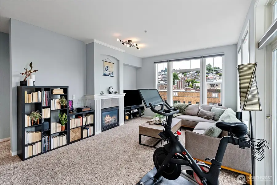 530 4th Avenue W #503, Seattle, WA 98119 - #3