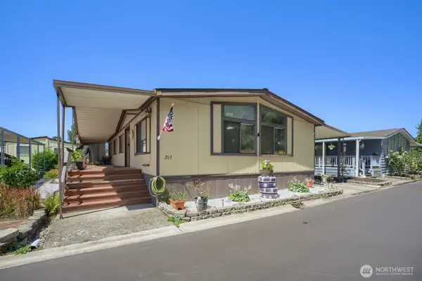 3611 NE I St #207, Auburn, WA 98002
