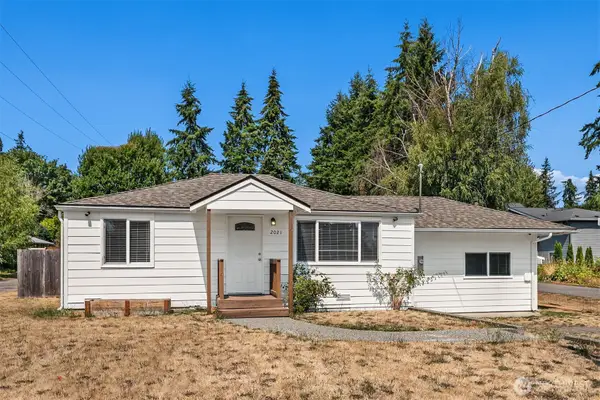 2021 204th Street Sw, Lynnwood, WA 98036