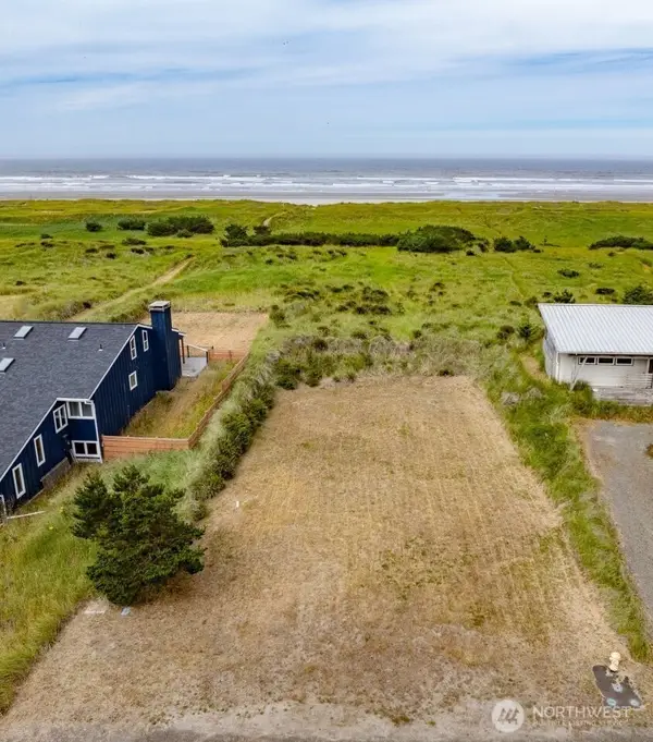 31105 G Street #7, Ocean Park, WA 98640