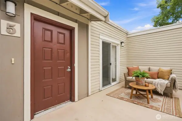 12712 120th Street #G5, Kirkland, WA 98034