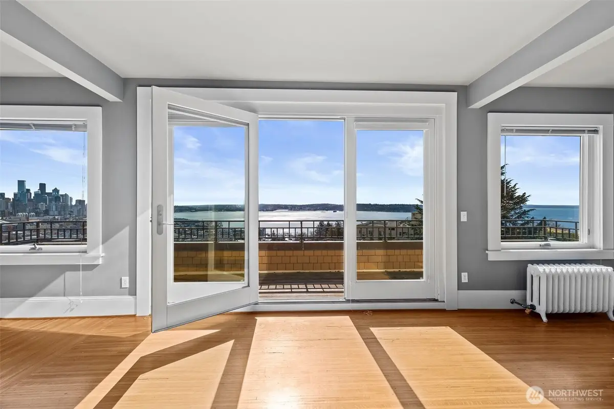 604 W Kinnear Place, Seattle, WA 98119 - #1