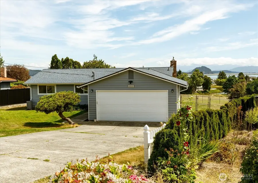 699 Maplewood Loop, Oak Harbor, WA 98277 - #2