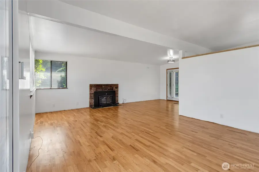 317 S 208th Street, Des Moines, WA 98198 - #2