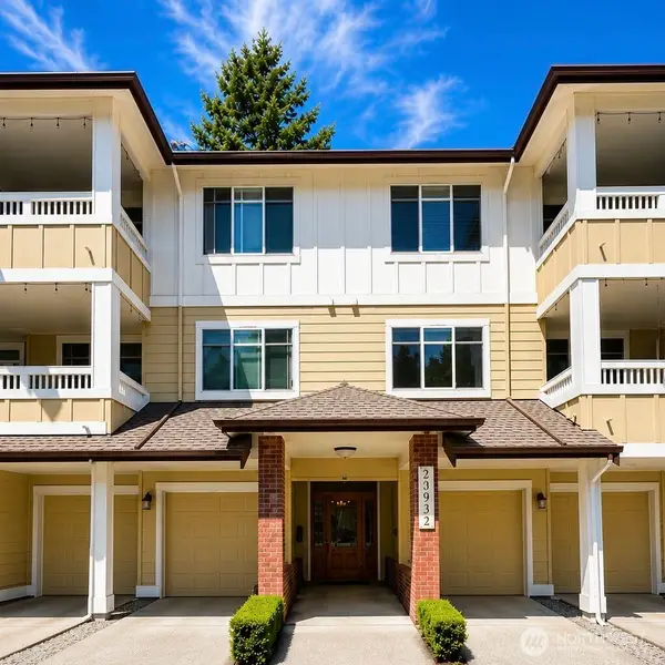 23932 NE 115th Lane #301, Redmond, WA 98053