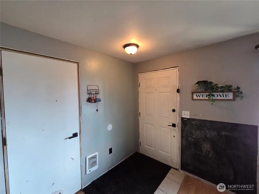 412 Mckenzie Avenue Sw, Yelm, WA 98597 - #2