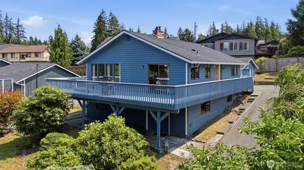 352 Lochwood Drive, Camano Island, WA 98282