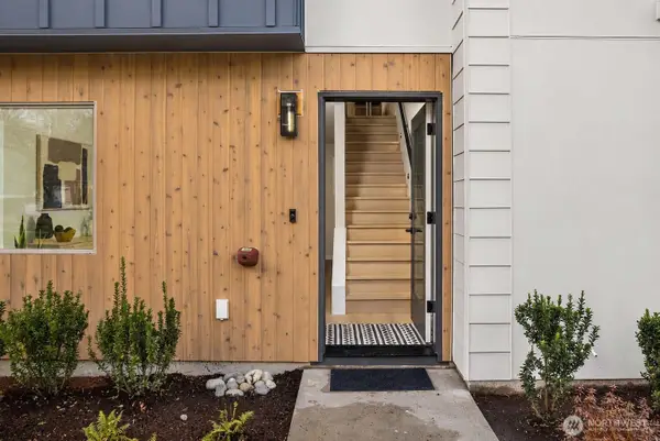 5716 14th Avenue Nw, Seattle, WA 98107
