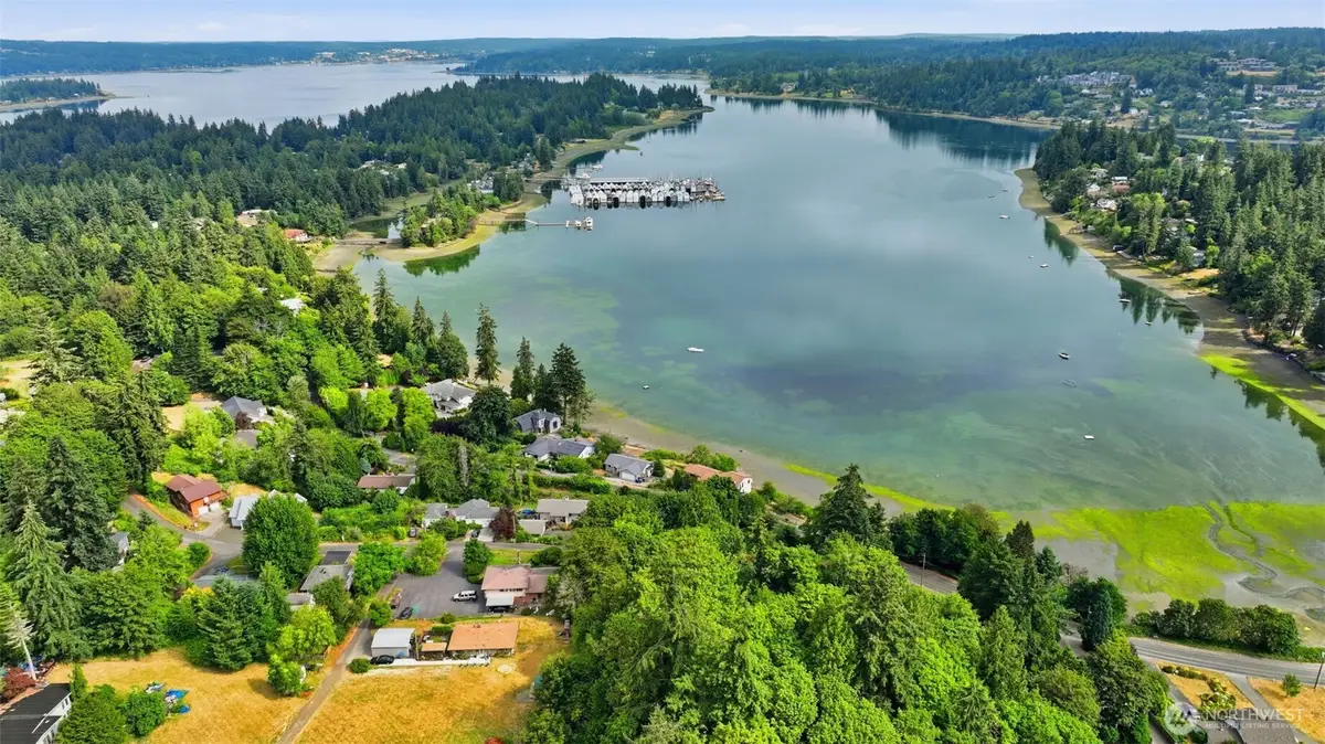 16 NW Cartier Dr, Bremerton, WA 98312 - #1