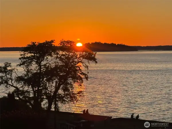 633 Maple Grove Rd, Camano Island, WA 98282