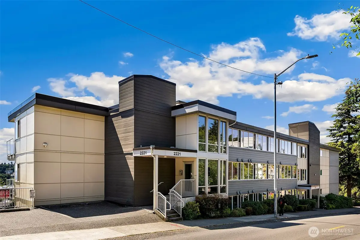 2221 Gilman Drive W #303, Seattle, WA 98119 - #1