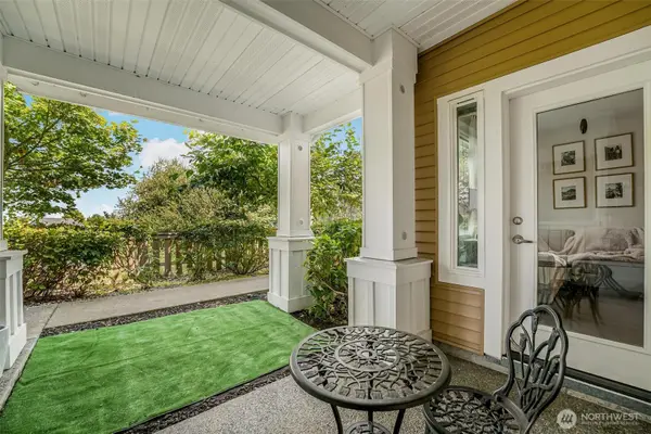 2970 SW Raymond Street #102, Seattle, WA 98126