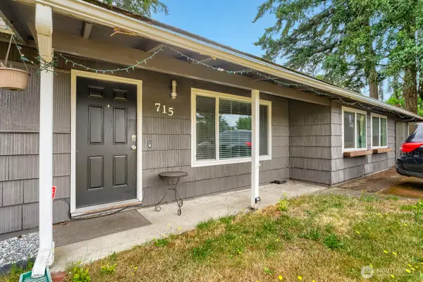715 Johns Rd E, Parkland, WA 98445